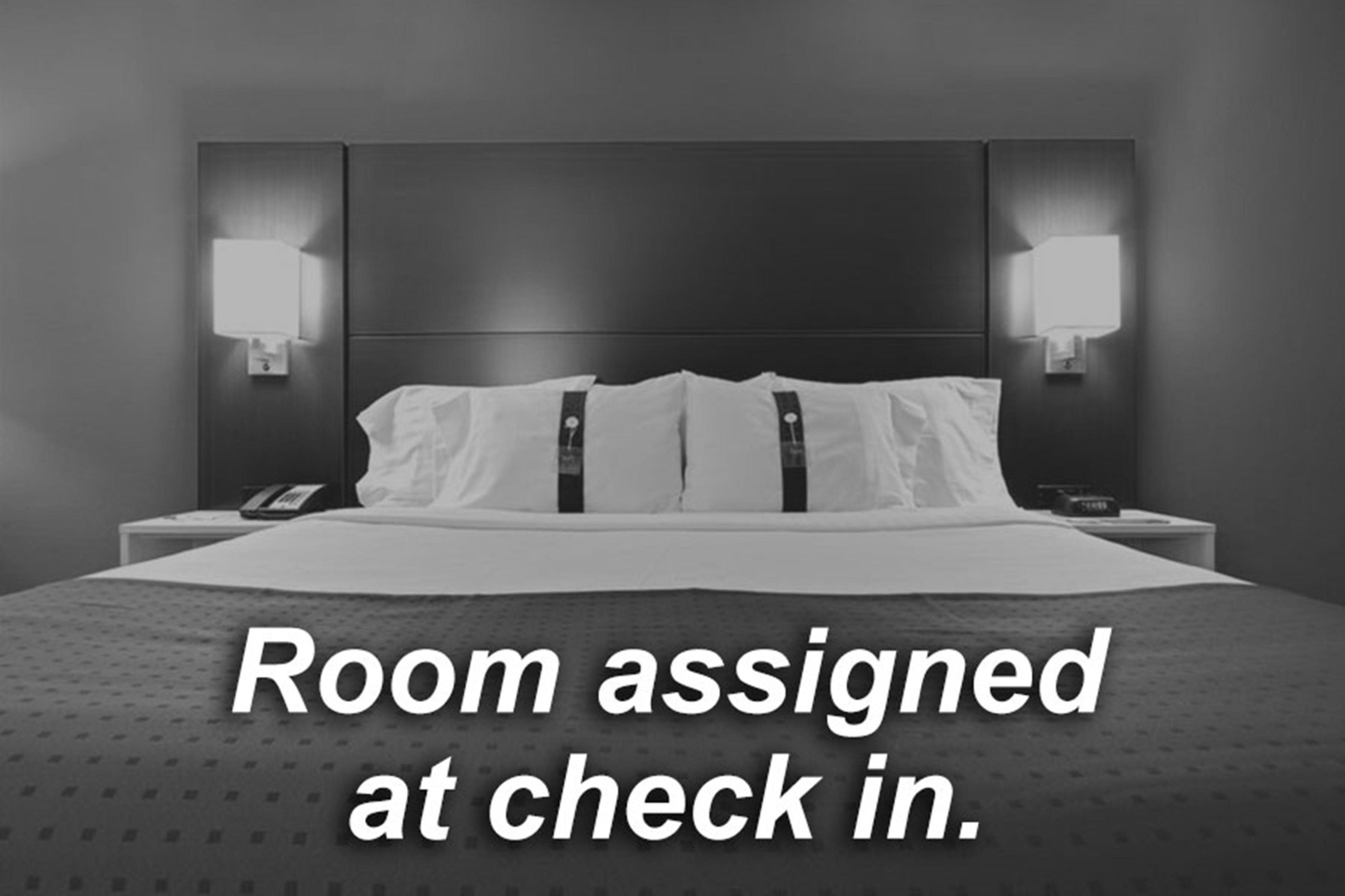 Holiday Inn Express Hotel & Suites London By Ihg Exteriör bild