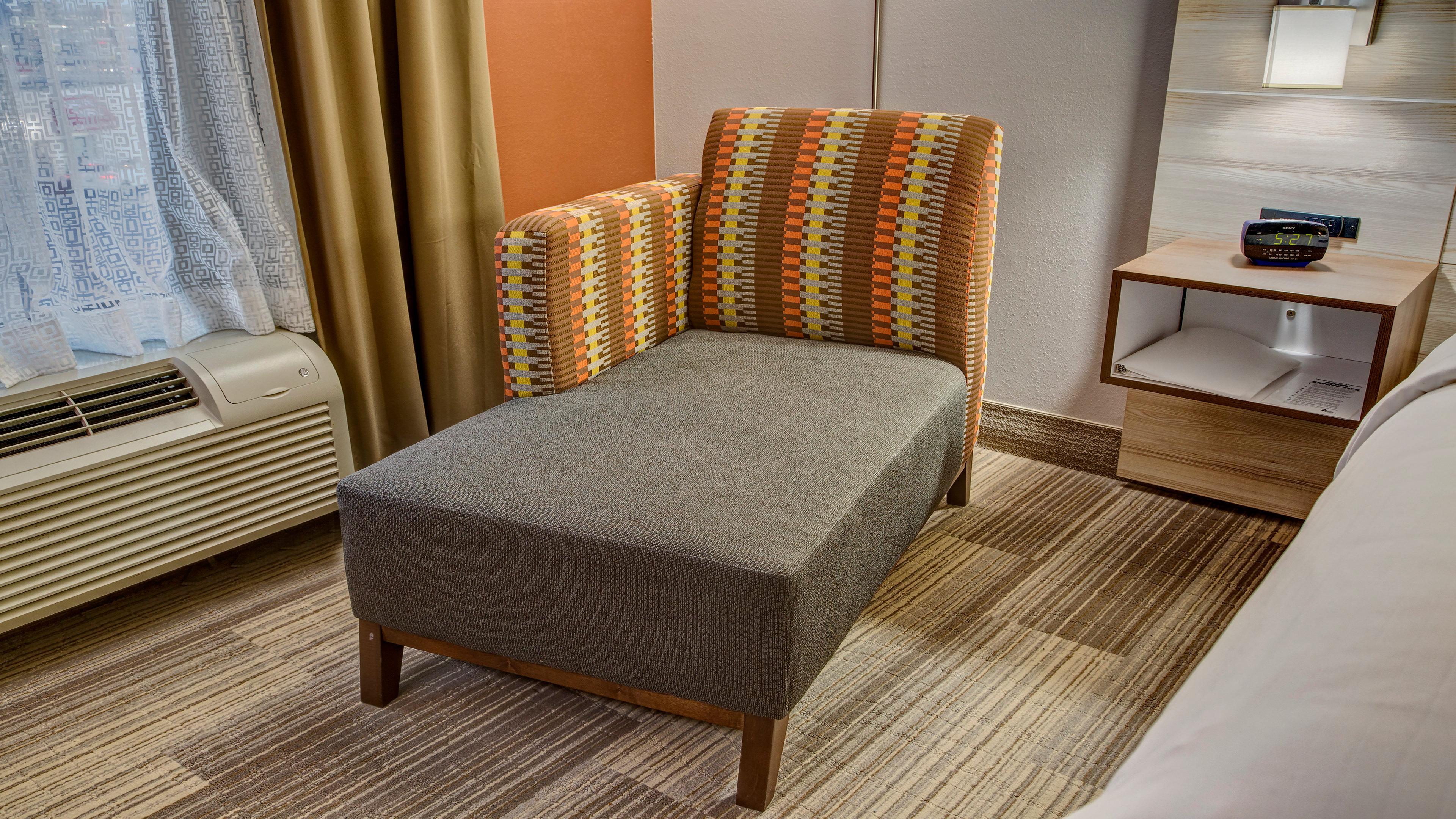 Holiday Inn Express Hotel & Suites London By Ihg Exteriör bild