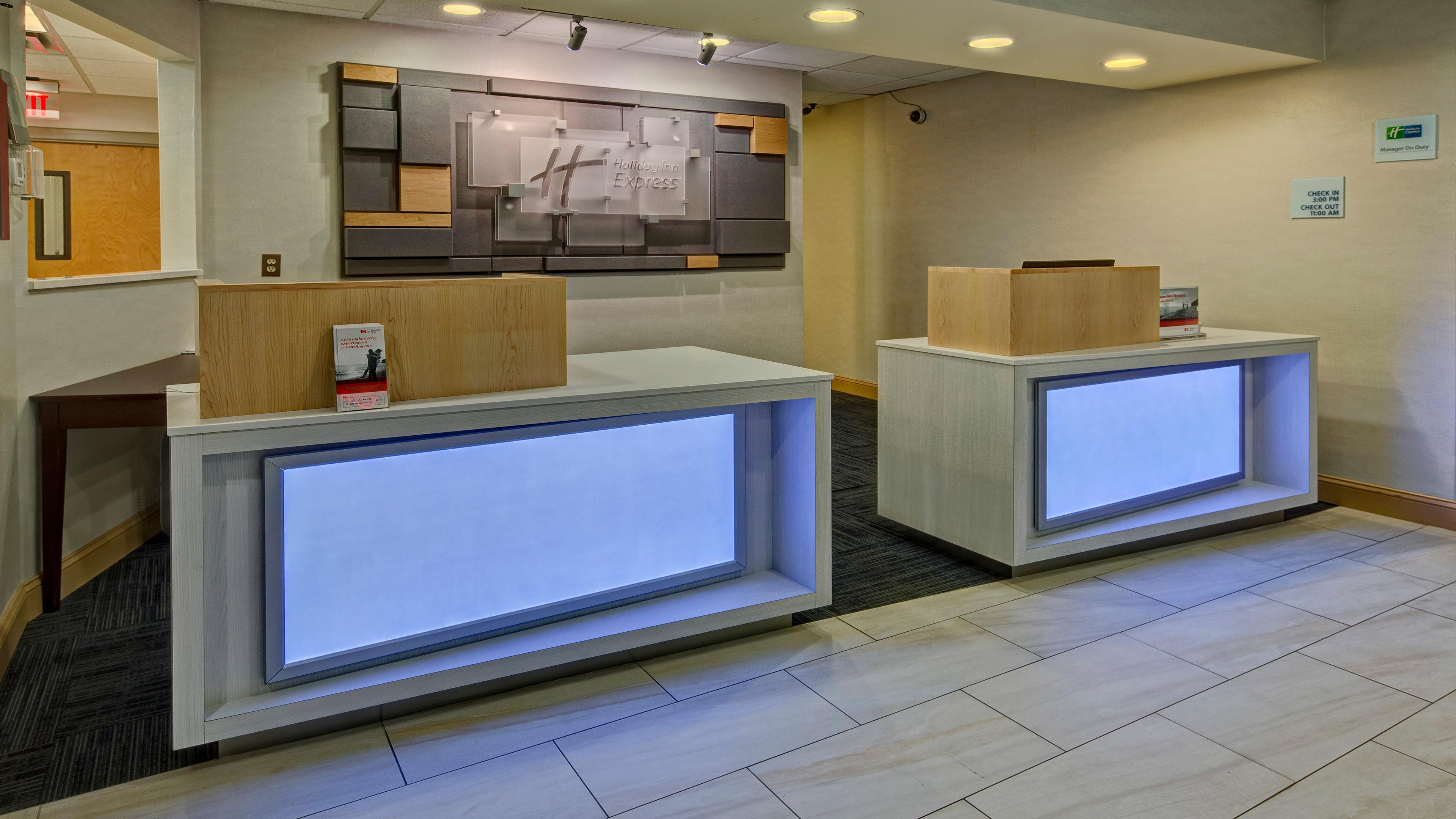 Holiday Inn Express Hotel & Suites London By Ihg Exteriör bild