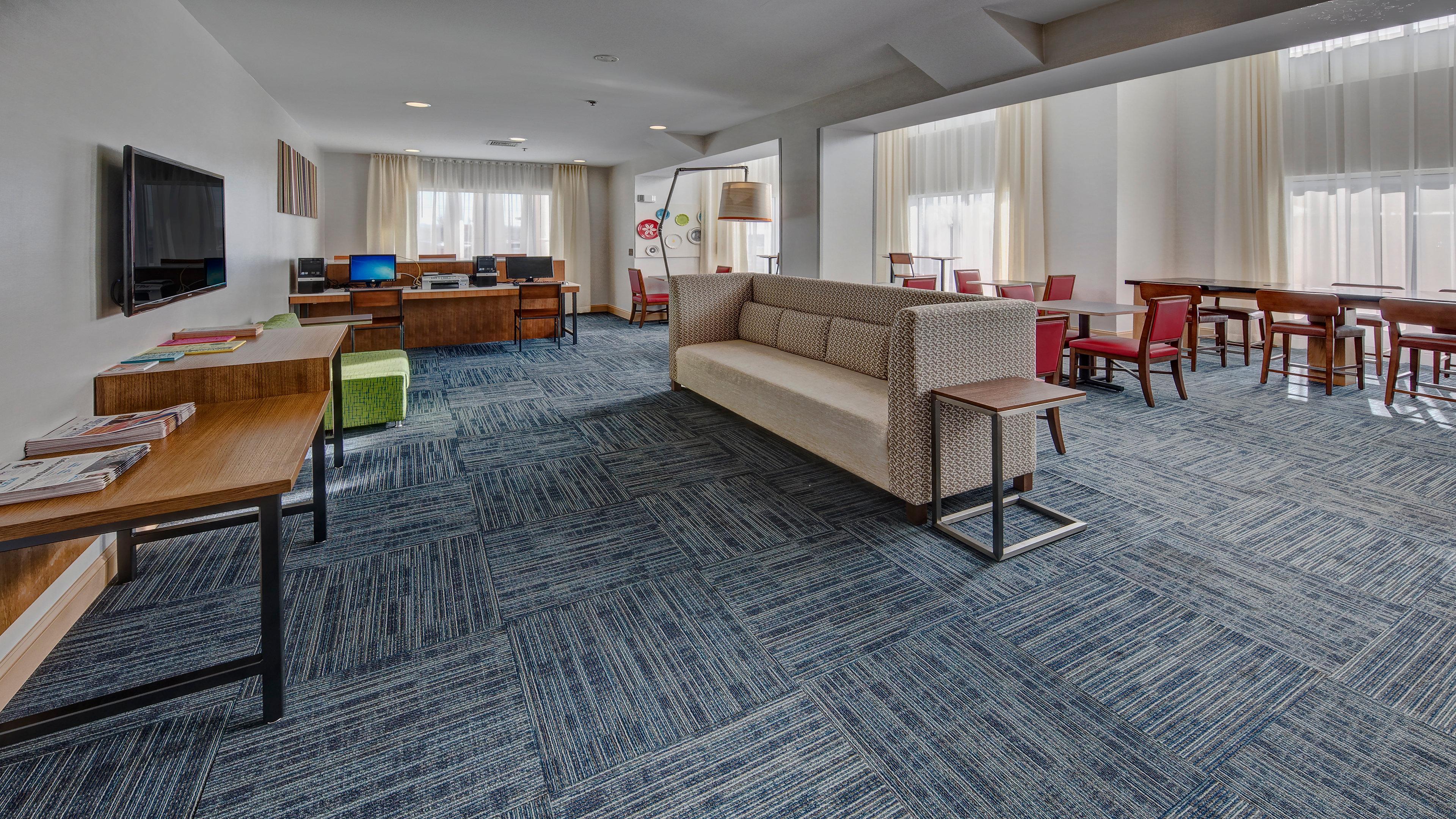 Holiday Inn Express Hotel & Suites London By Ihg Exteriör bild