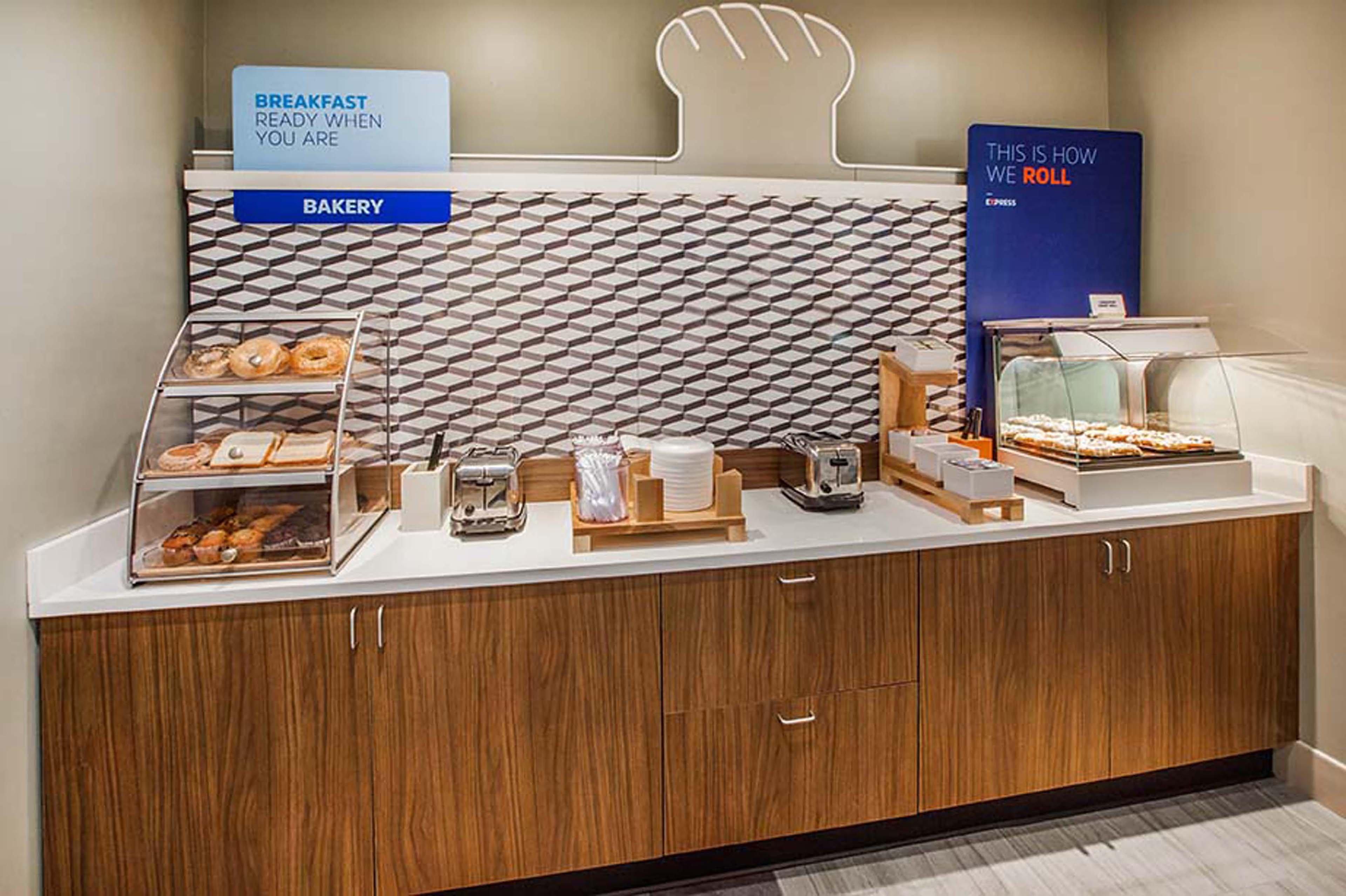 Holiday Inn Express Hotel & Suites London By Ihg Exteriör bild