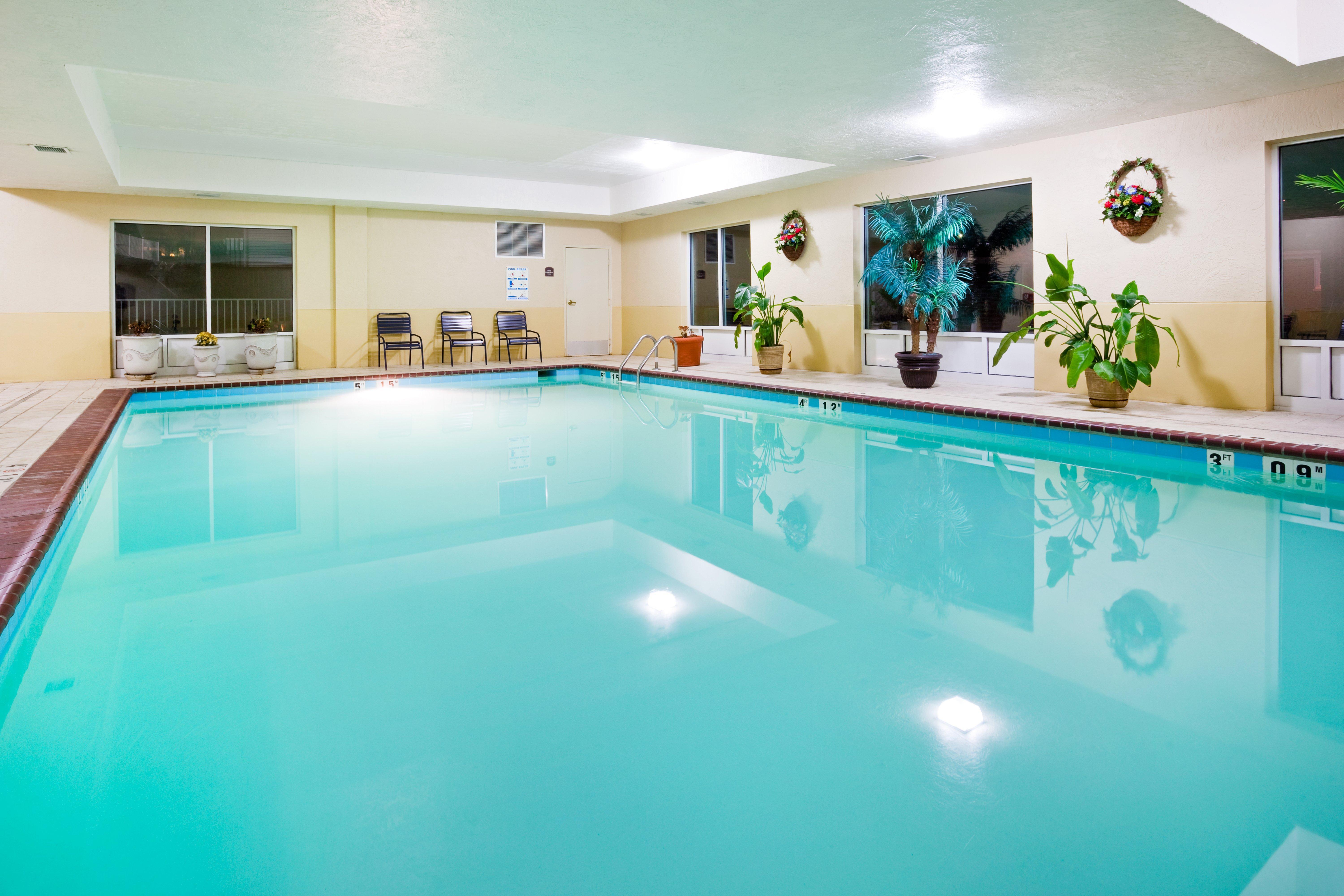 Holiday Inn Express Hotel & Suites London By Ihg Exteriör bild