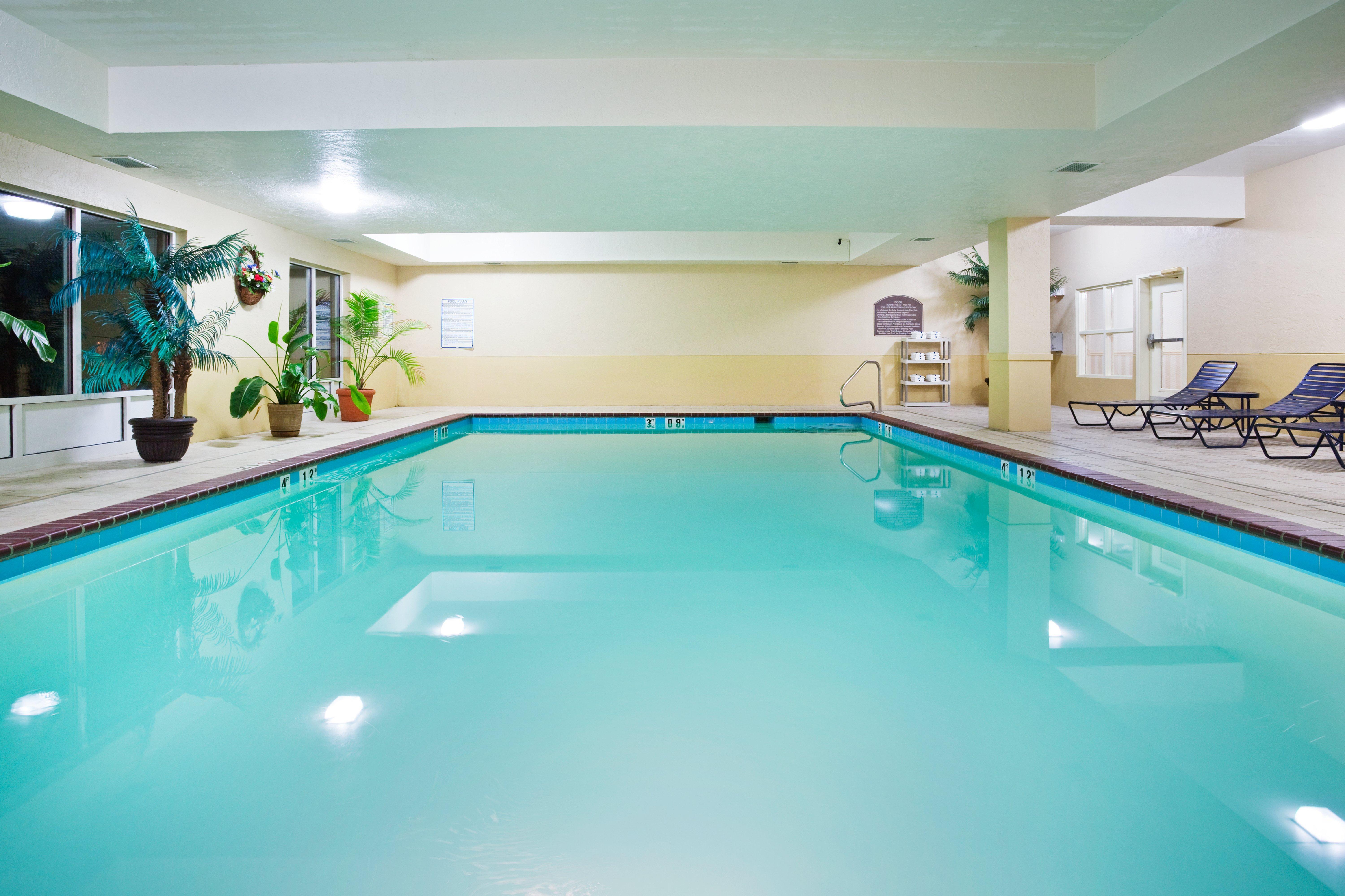 Holiday Inn Express Hotel & Suites London By Ihg Exteriör bild