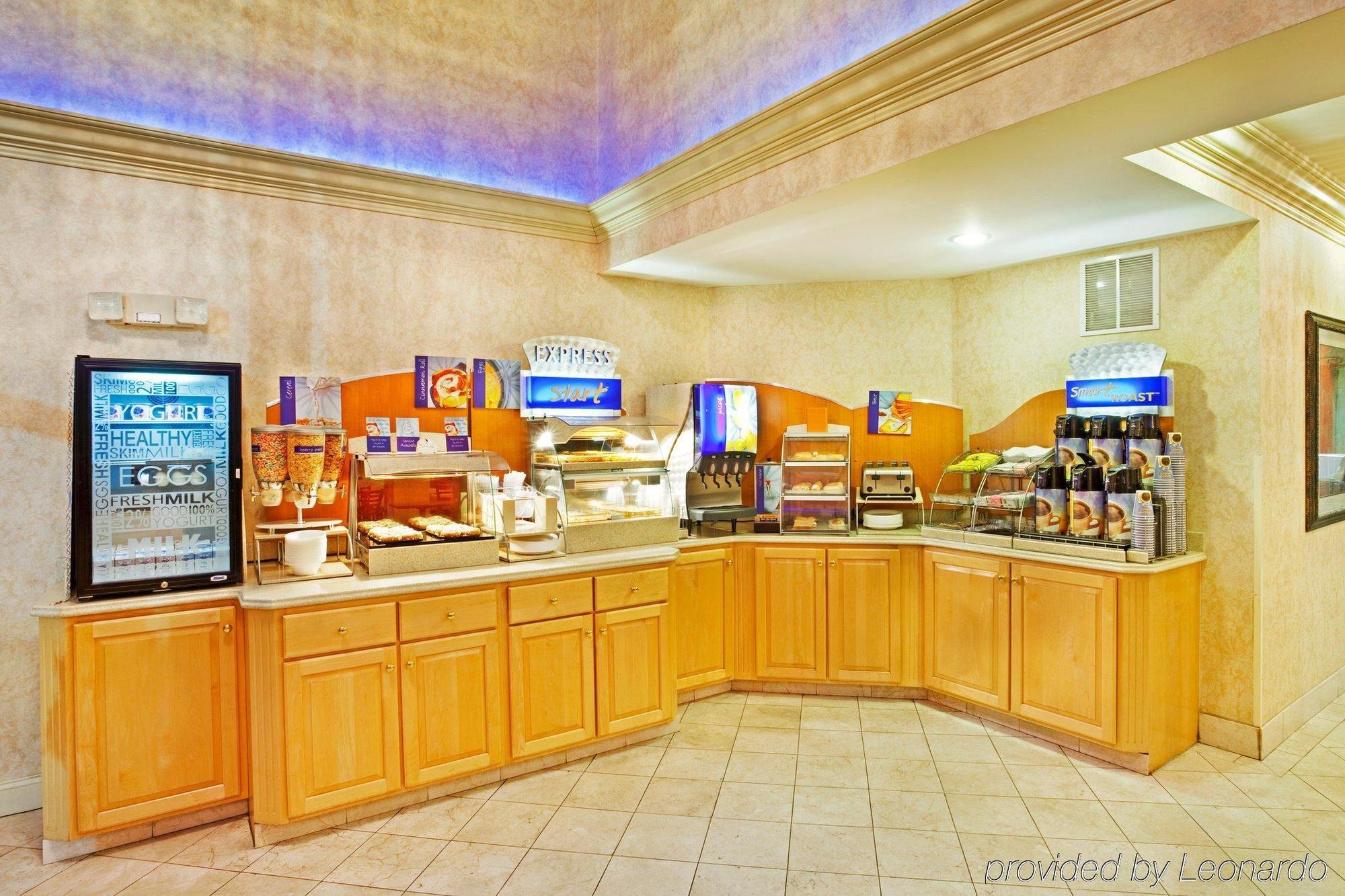 Holiday Inn Express Hotel & Suites London By Ihg Restaurang bild