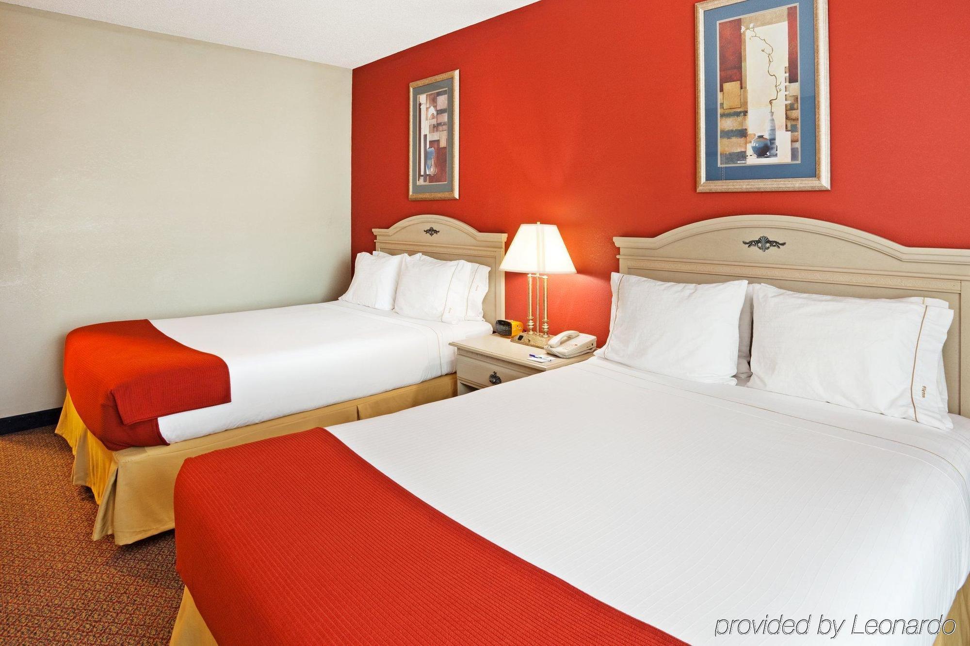 Holiday Inn Express Hotel & Suites London By Ihg Rum bild