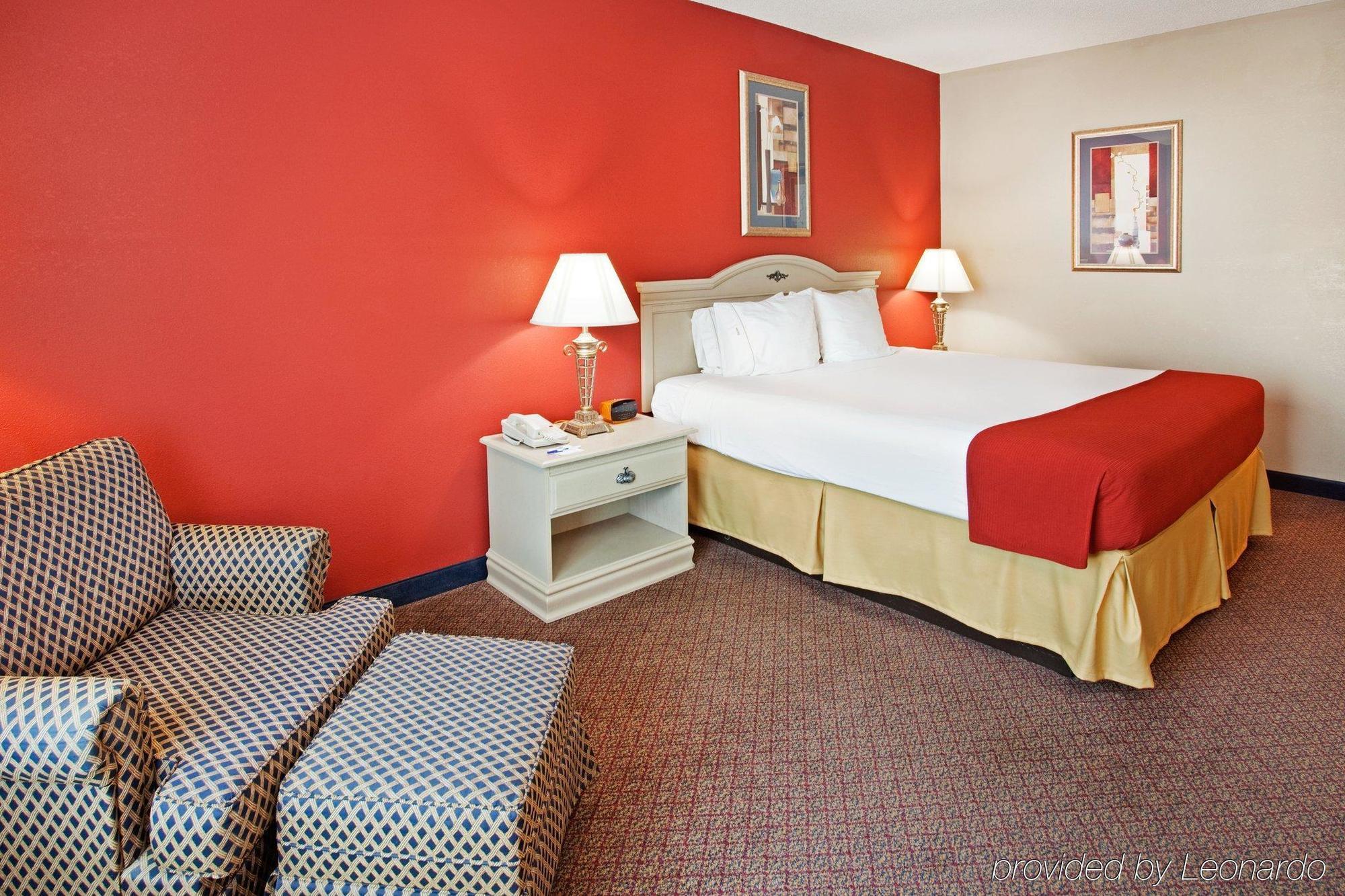 Holiday Inn Express Hotel & Suites London By Ihg Rum bild