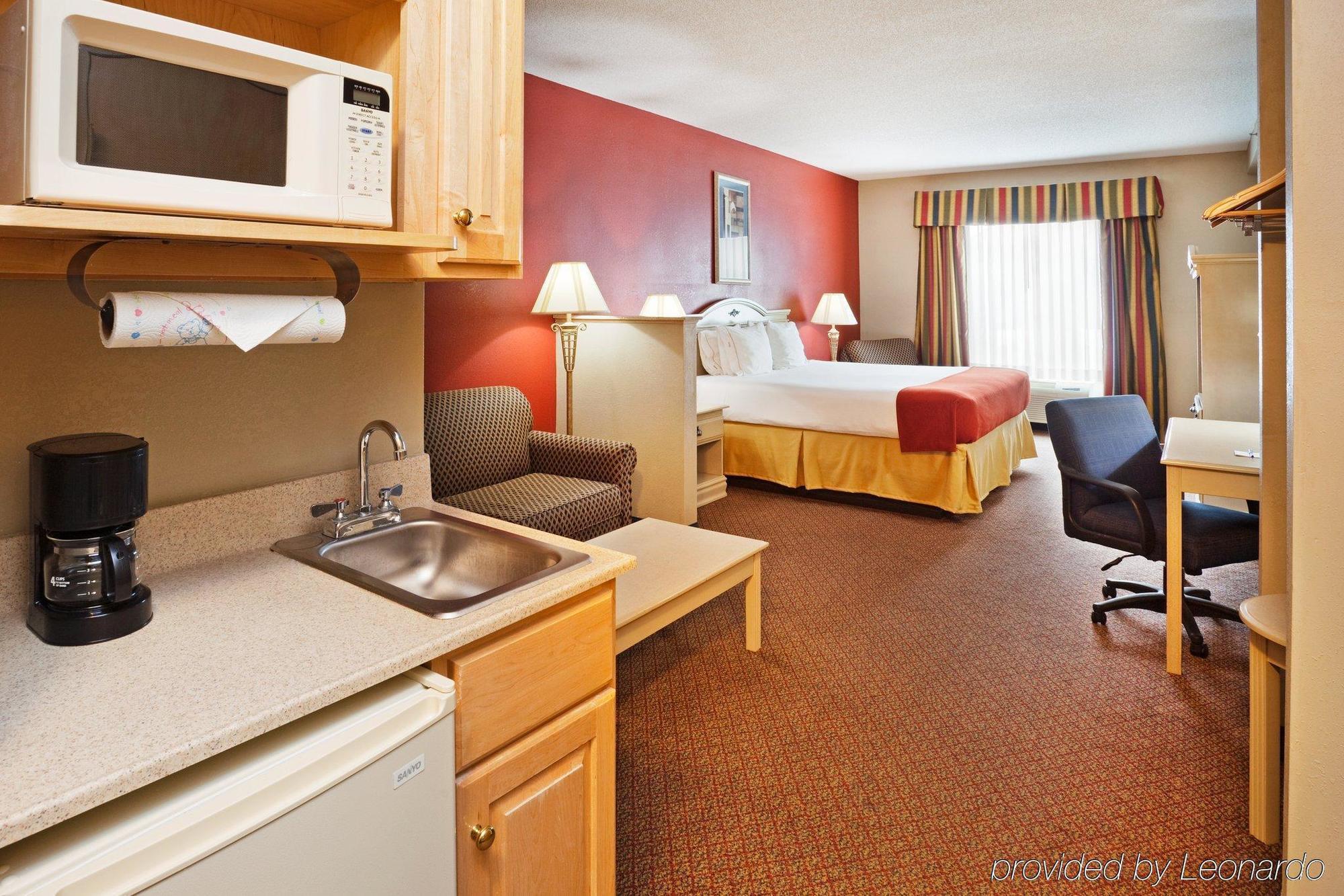 Holiday Inn Express Hotel & Suites London By Ihg Rum bild